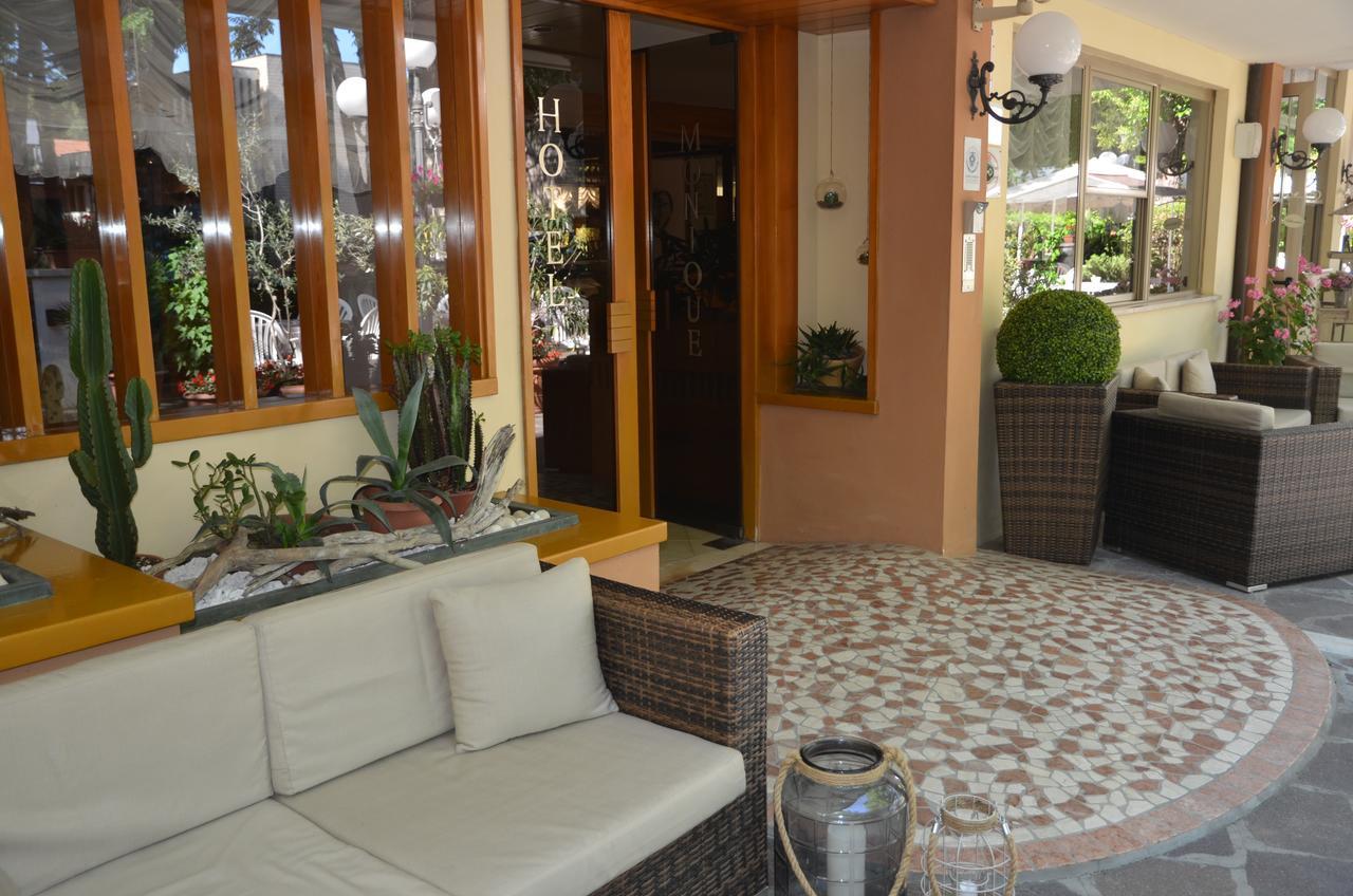 Hotel Monique Cervia Exterior foto
